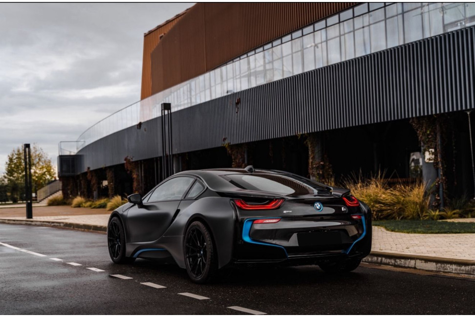 BMW i8