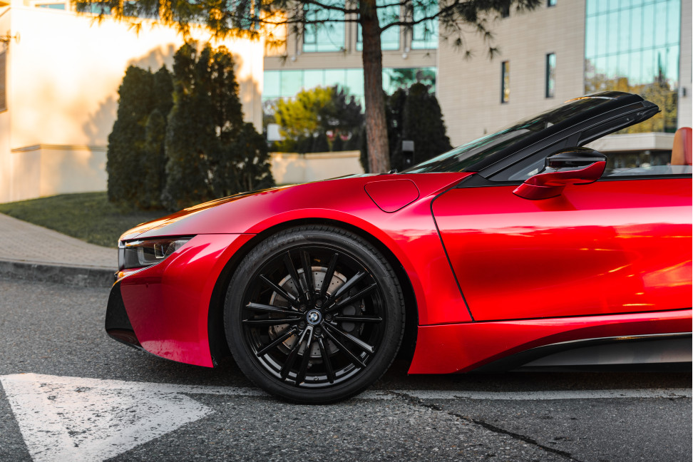 BMW i8 roadster