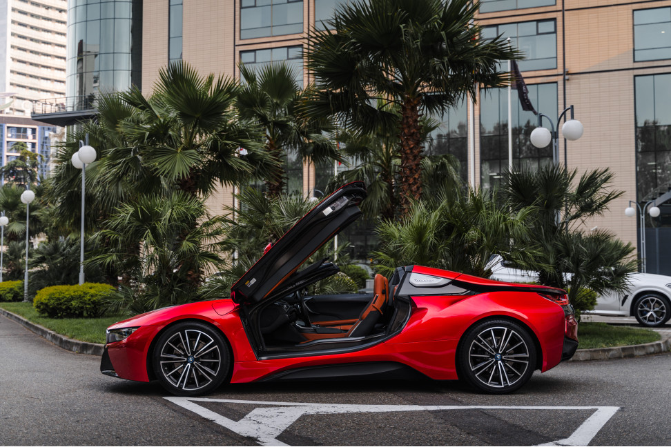 BMW i8 roadster