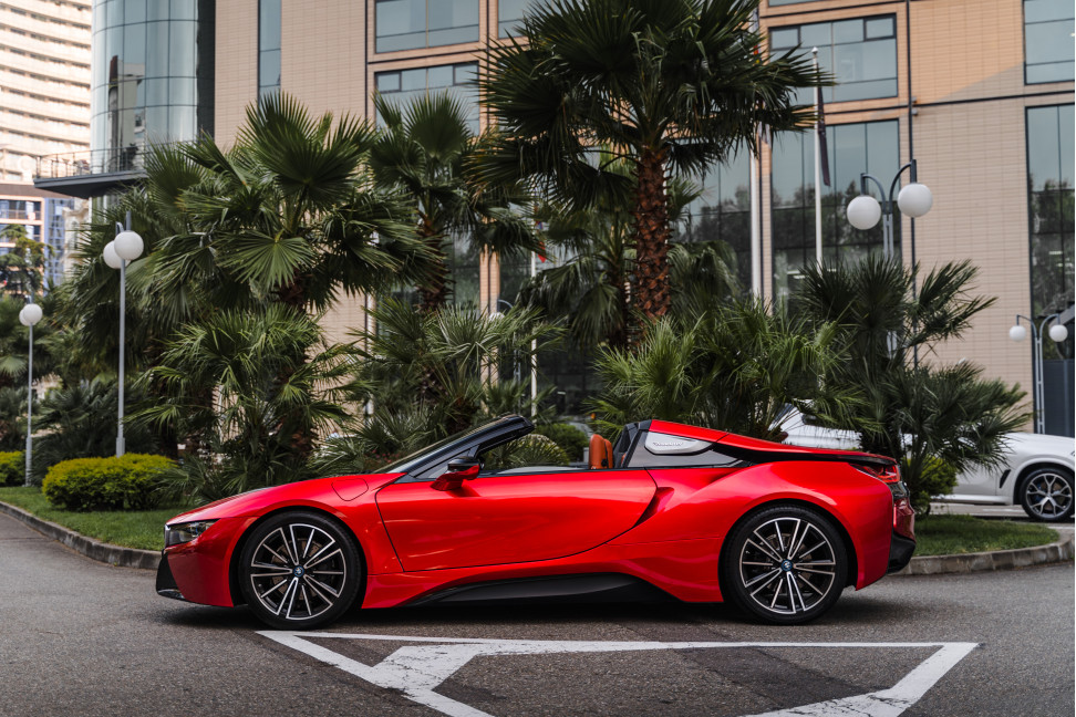 BMW i8 roadster