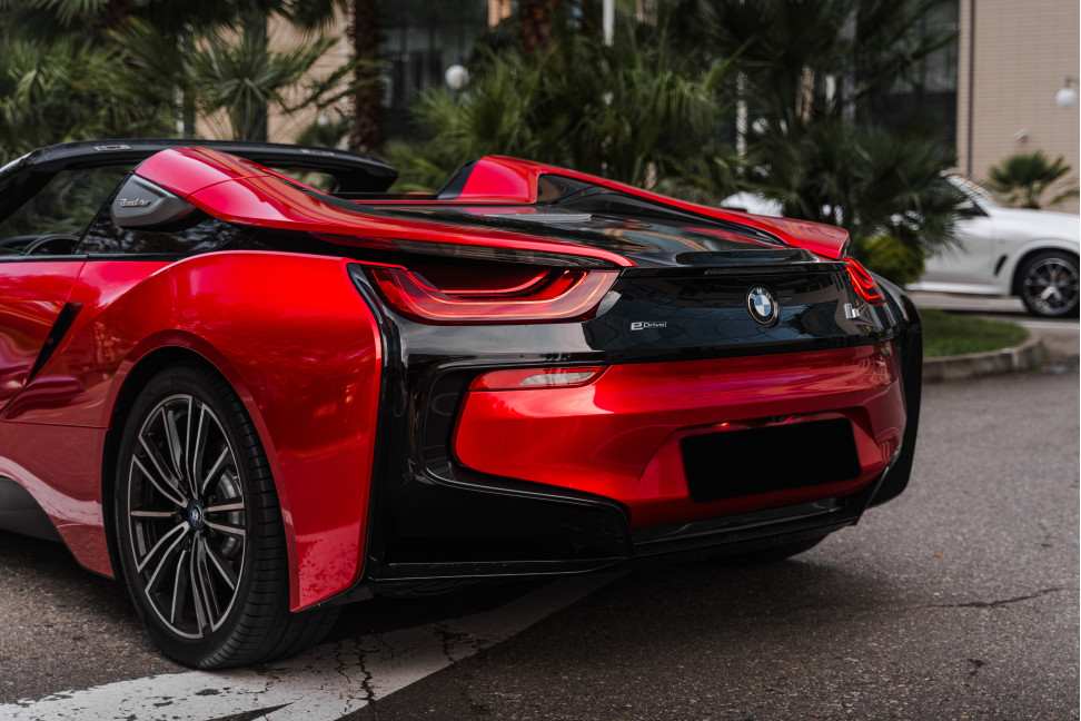 BMW i8 roadster