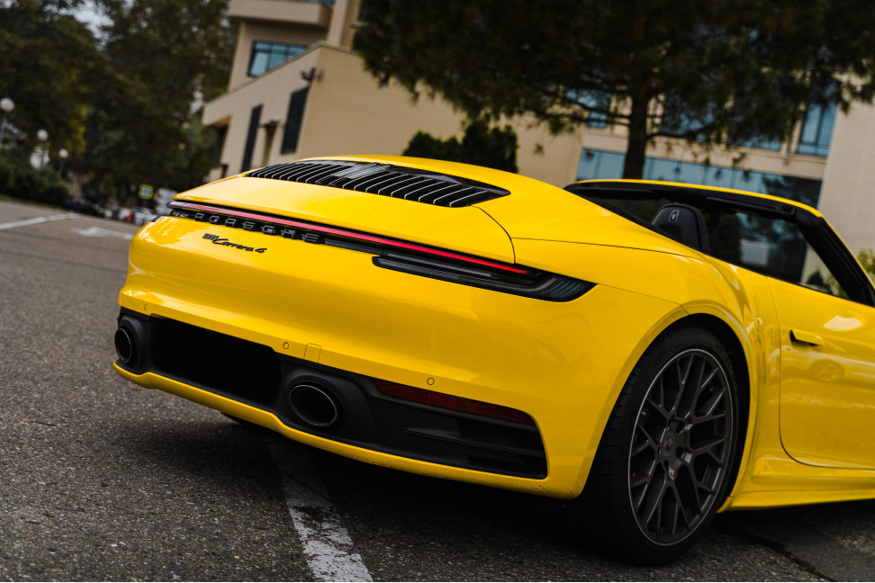 Porsche 911 (992)