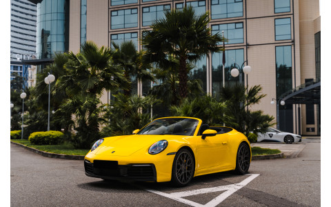 Porsche 911 (992)