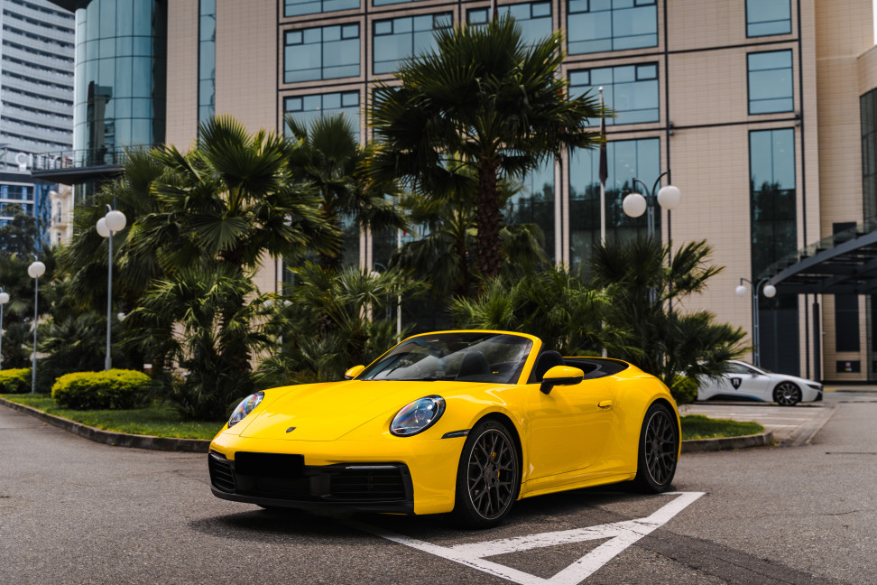 Porsche 911 (992)